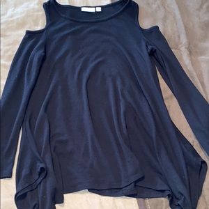 Black shark bite cold shoulder top